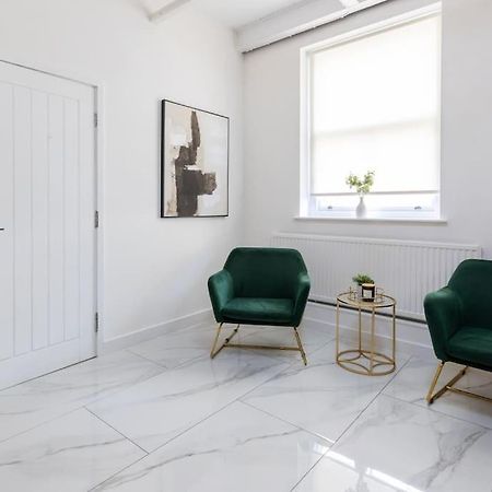 Luxury, Open Plan Apartment 브래드퍼드 외부 사진