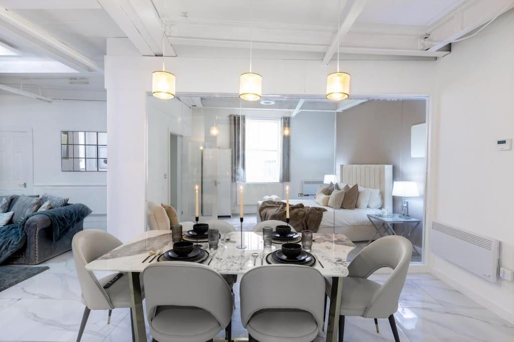 Luxury, Open Plan Apartment 브래드퍼드 외부 사진