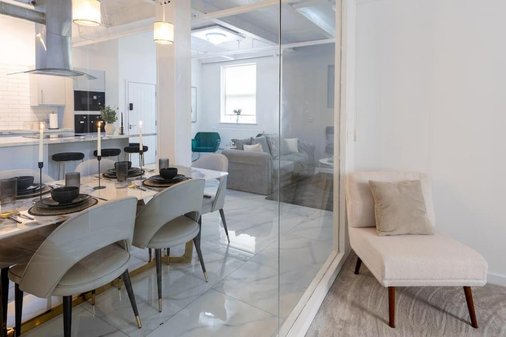 Luxury, Open Plan Apartment 브래드퍼드 외부 사진
