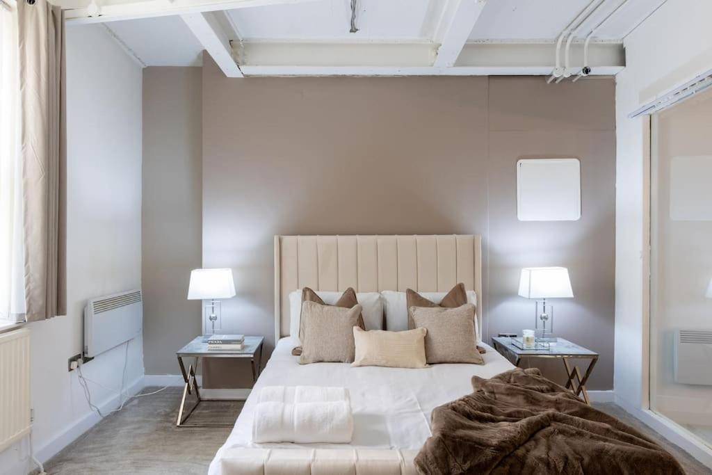 Luxury, Open Plan Apartment 브래드퍼드 외부 사진