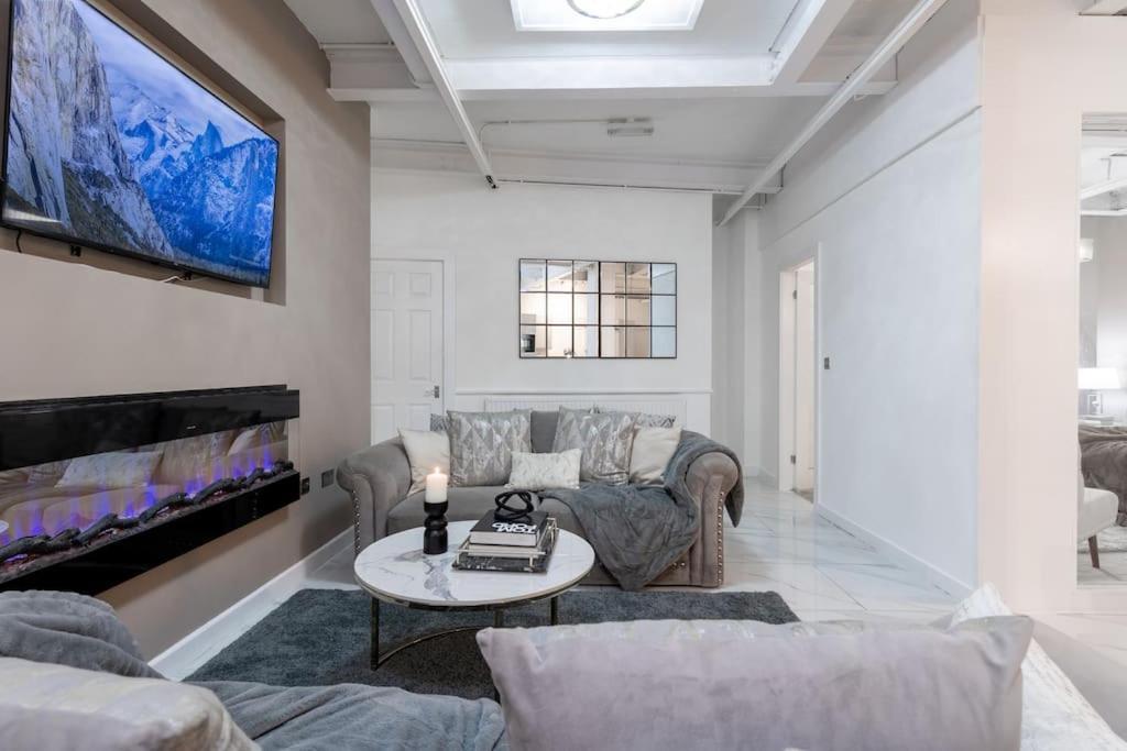 Luxury, Open Plan Apartment 브래드퍼드 외부 사진